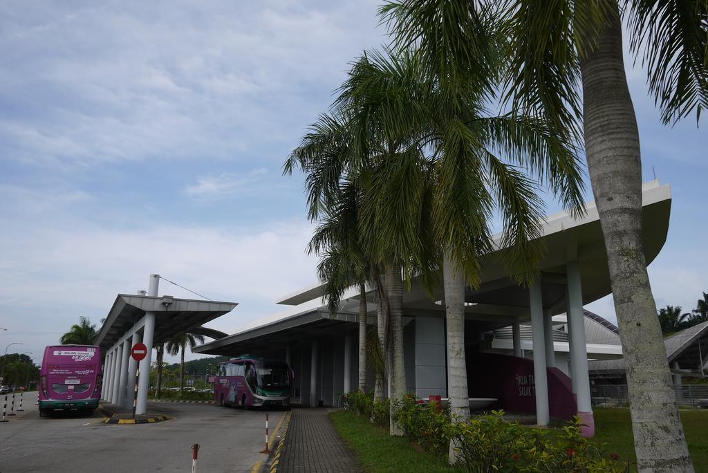 Moon Eleven Hostel Near Klia & Klia2 Σεπάνγκ Εξωτερικό φωτογραφία